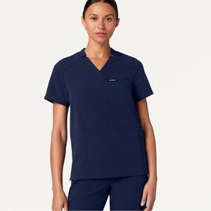 Jaanuu 3 pocket scrub top